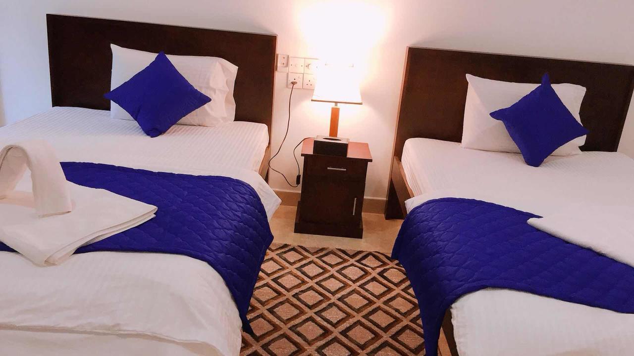 Blue Whale Holiday Hotelミリッサ エクステリア 写真